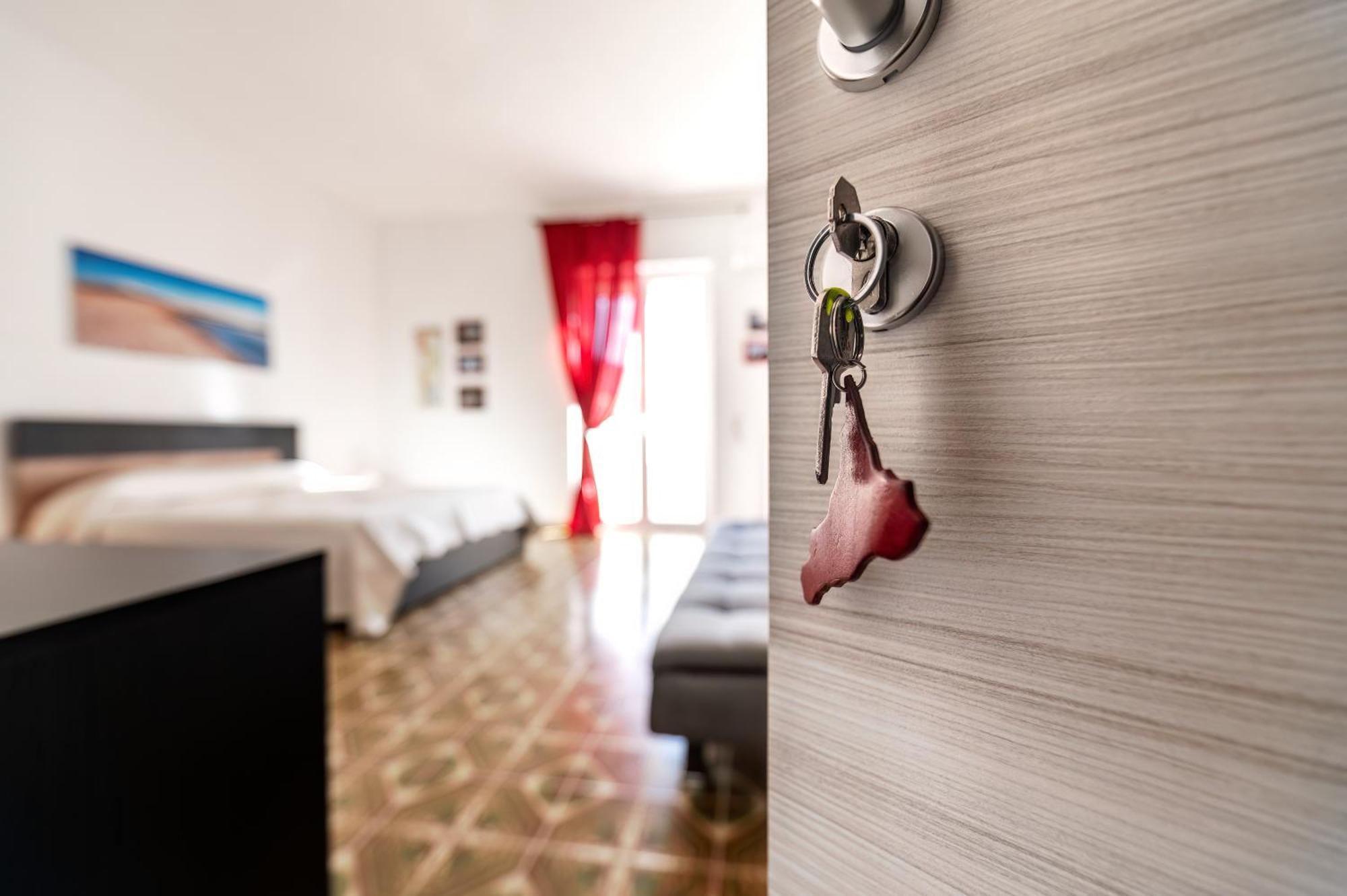 In Riva Al Mare B&B Capo dʼOrlando Exterior foto