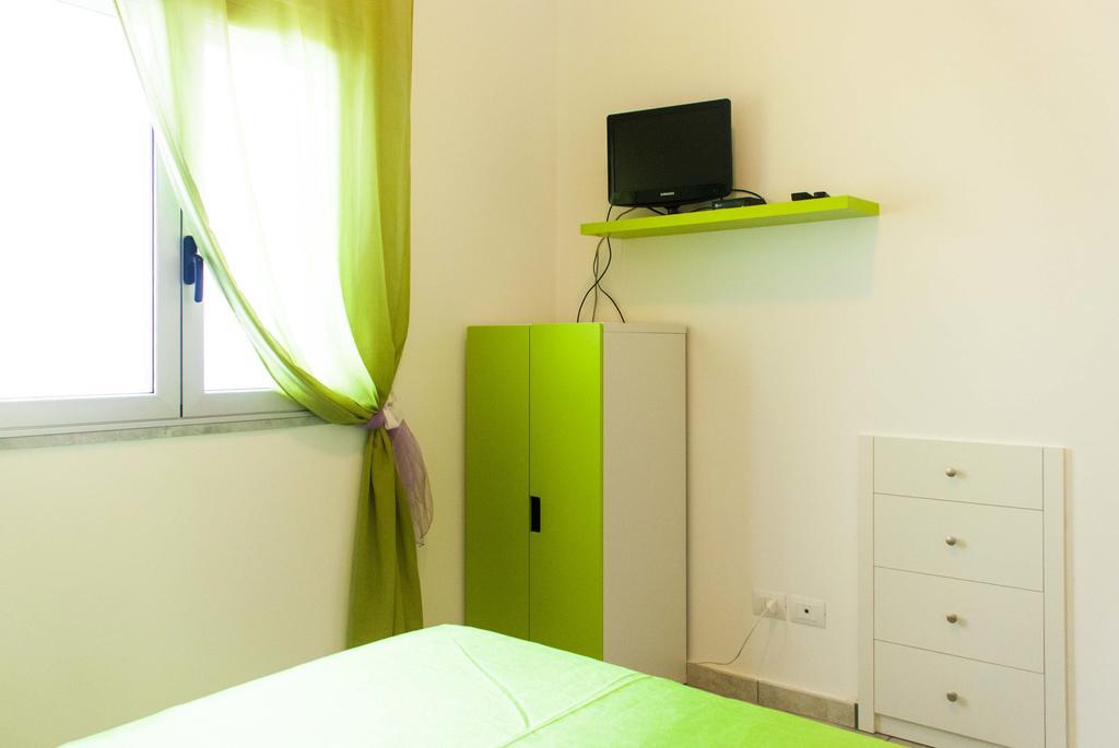 In Riva Al Mare B&B Capo dʼOrlando Exterior foto
